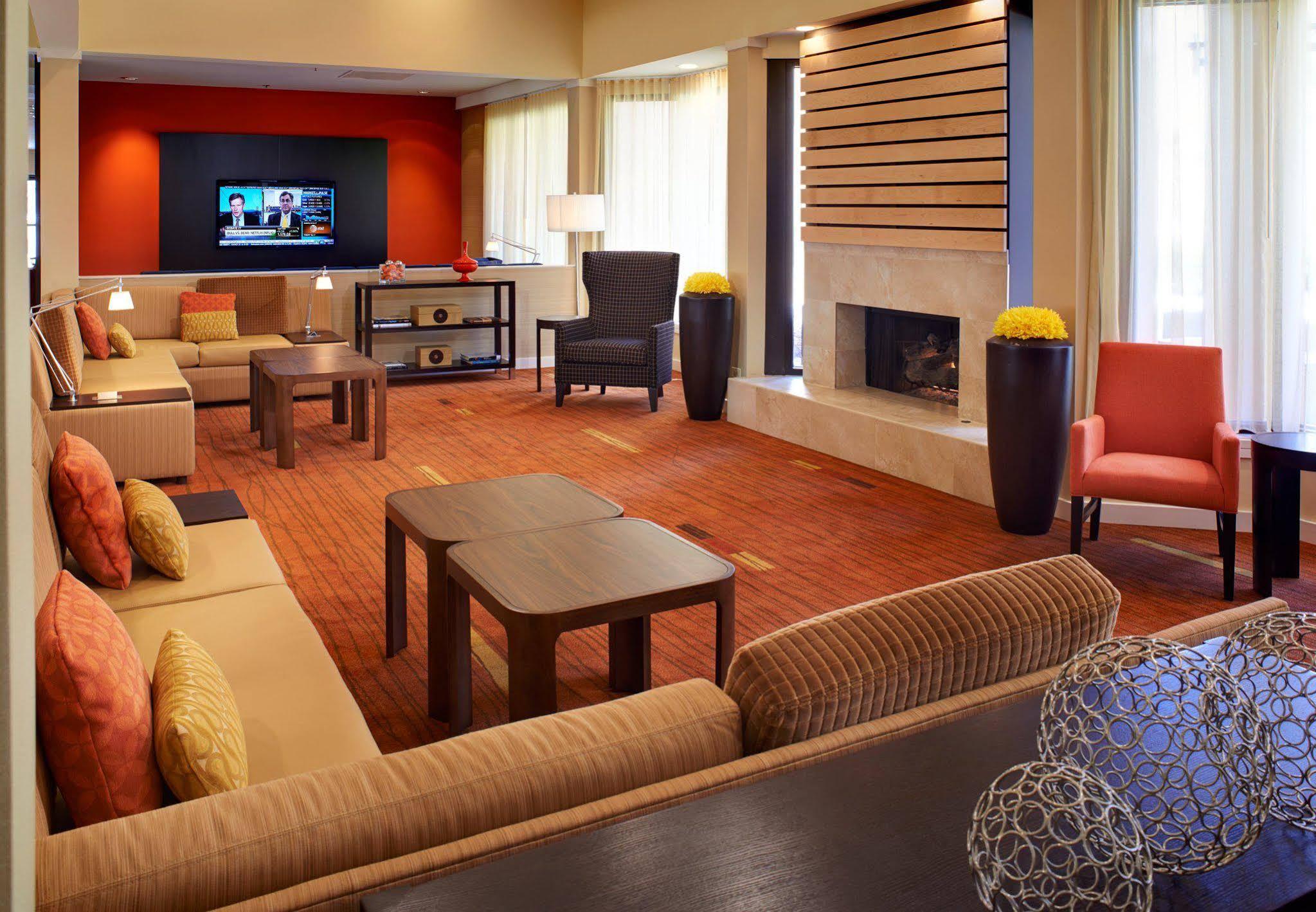 Comfort Inn & Suites Arlington Heights - Buffalo Grove エクステリア 写真