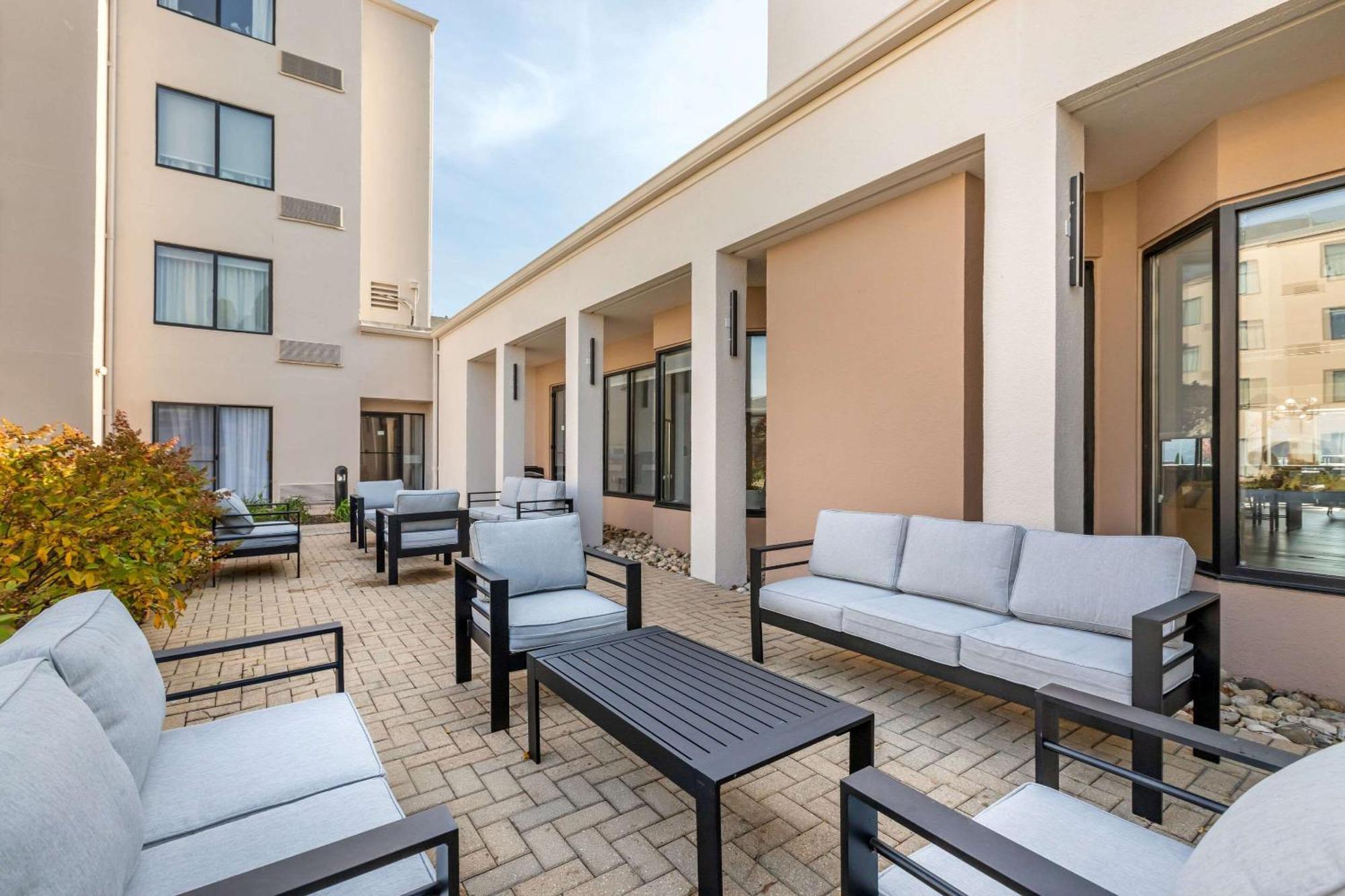 Comfort Inn & Suites Arlington Heights - Buffalo Grove エクステリア 写真