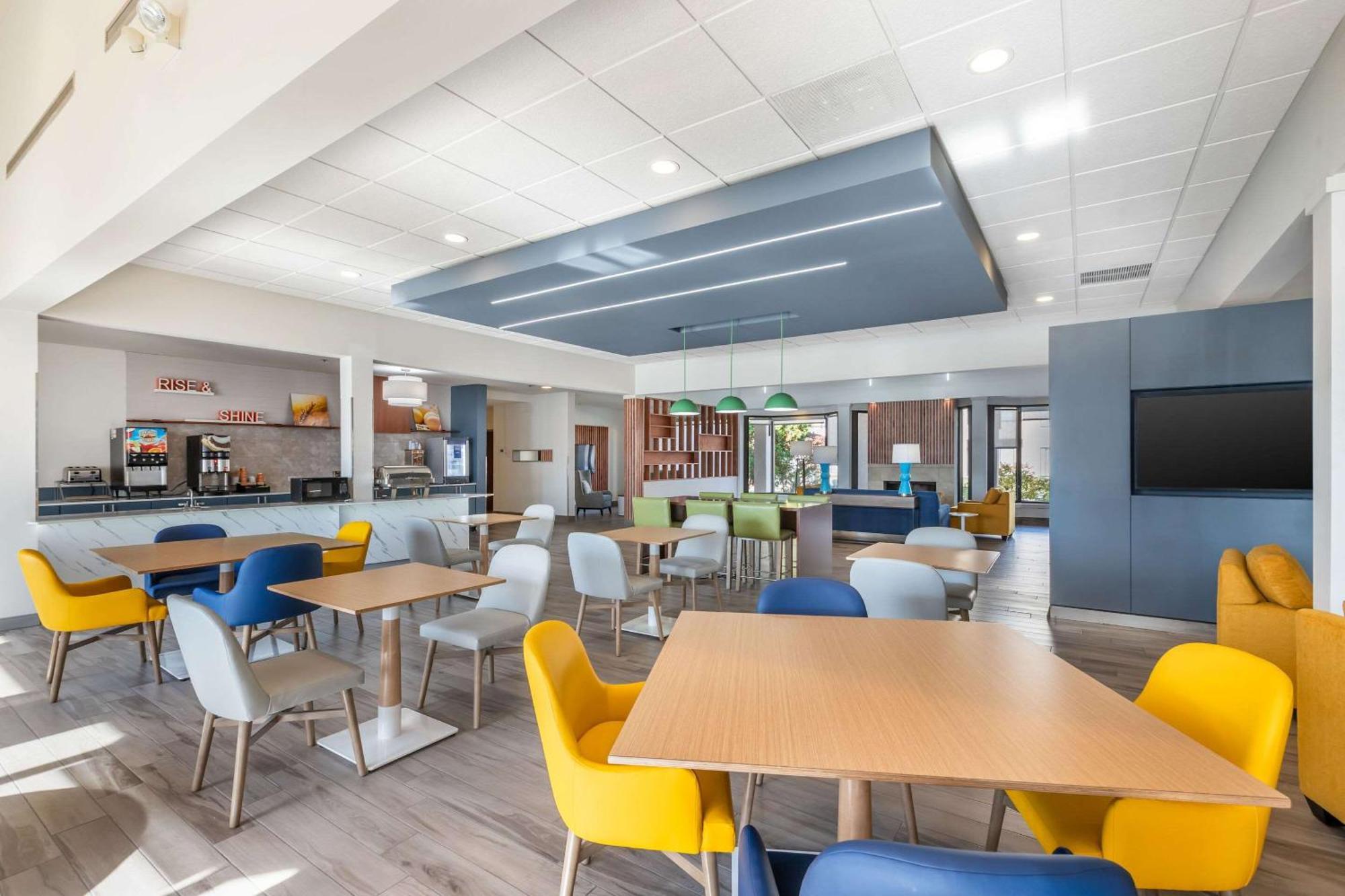 Comfort Inn & Suites Arlington Heights - Buffalo Grove エクステリア 写真