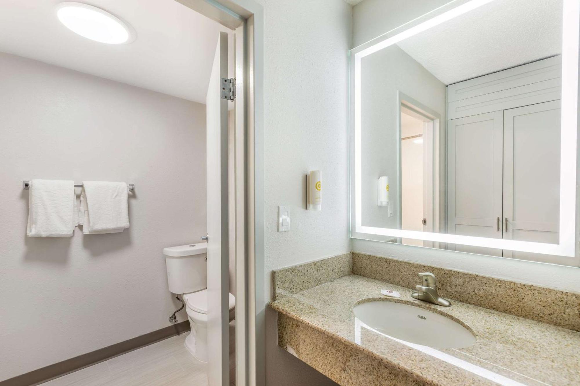 Comfort Inn & Suites Arlington Heights - Buffalo Grove エクステリア 写真