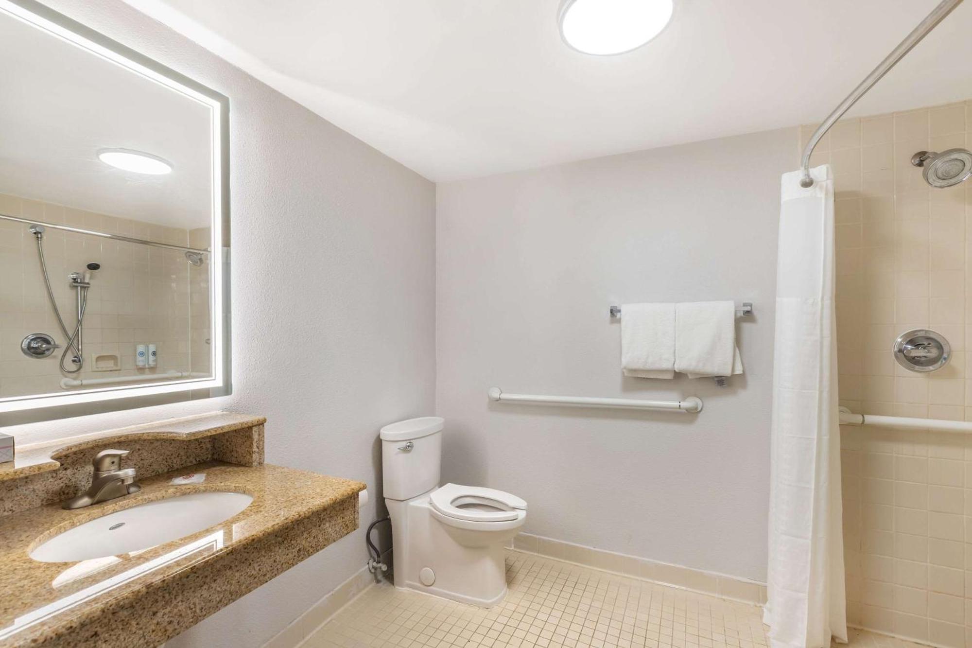 Comfort Inn & Suites Arlington Heights - Buffalo Grove エクステリア 写真