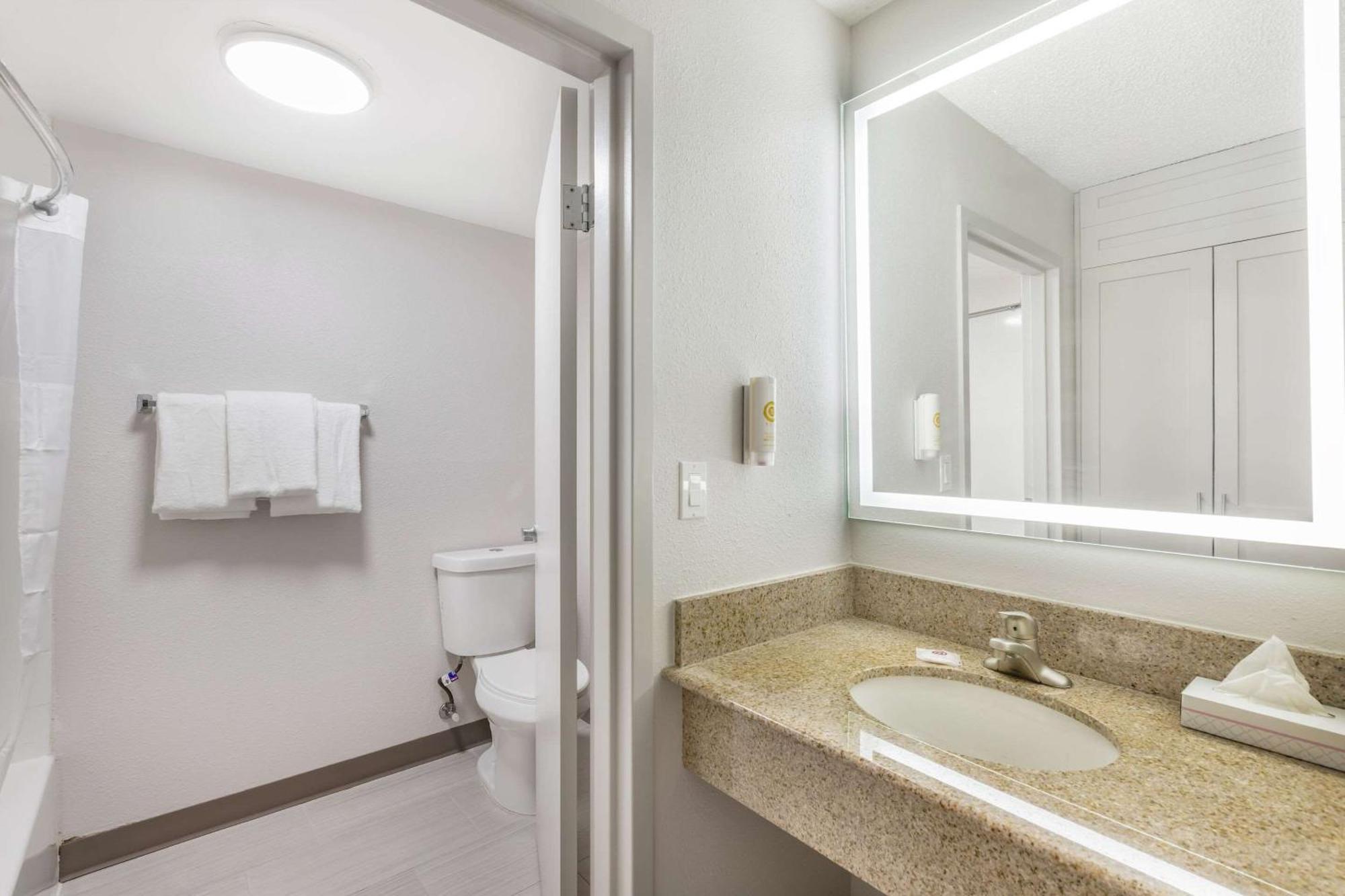 Comfort Inn & Suites Arlington Heights - Buffalo Grove エクステリア 写真