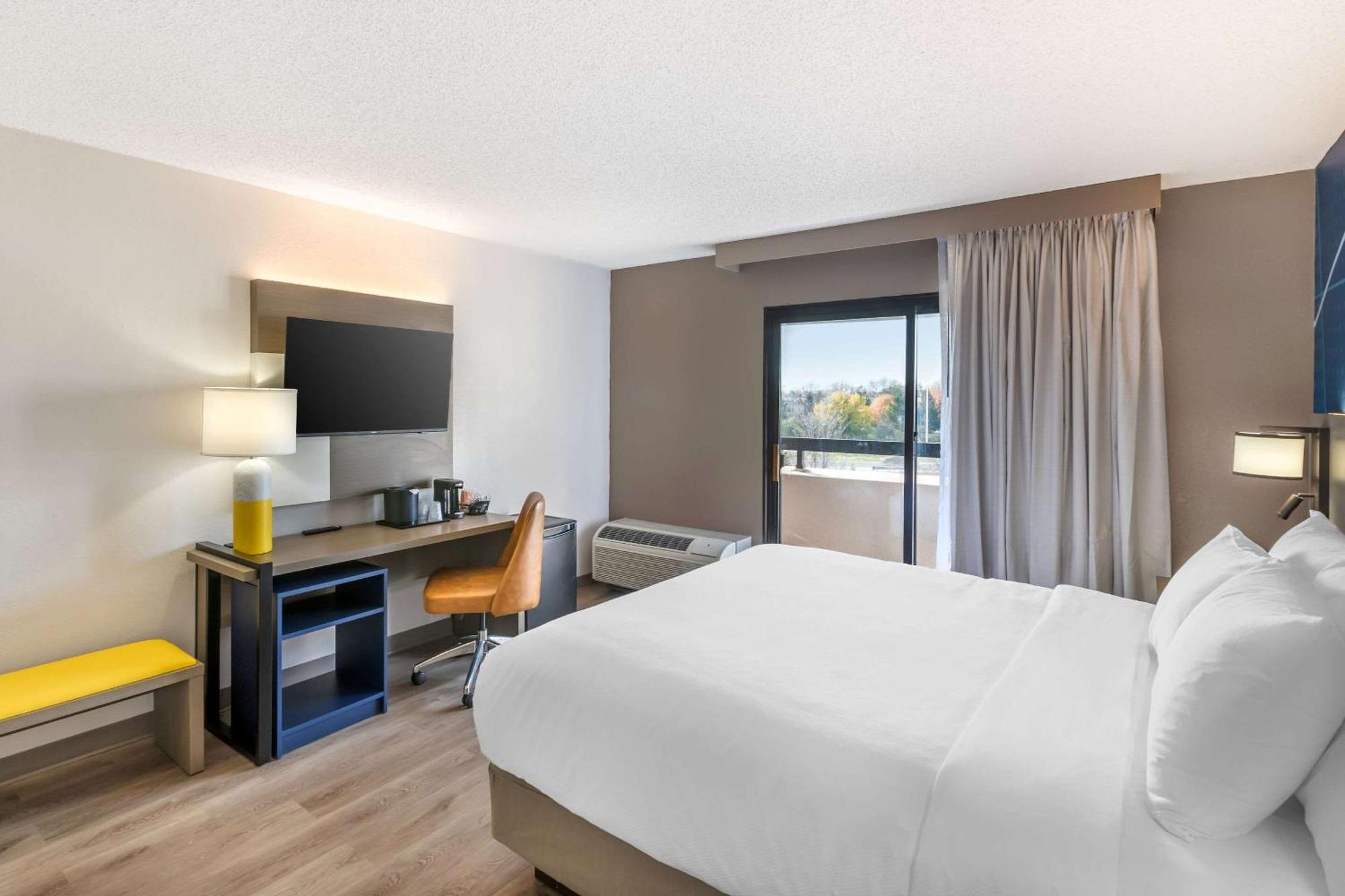 Comfort Inn & Suites Arlington Heights - Buffalo Grove エクステリア 写真